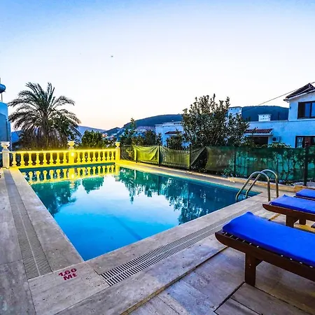 Mavishvillaapart * Kaş