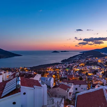 Mavishvillaapart * Kaş