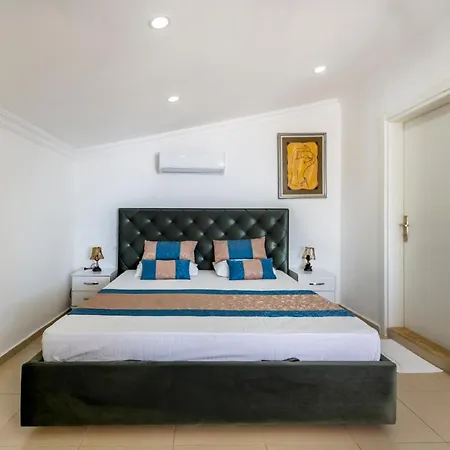 Mavishvillaapart